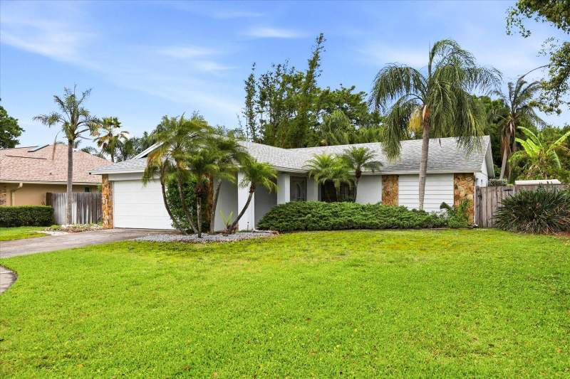 WiekerHomes for Sale in Largo, FL