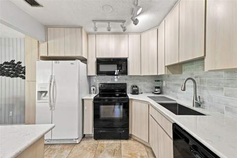 1905 Canterbury Lane #8, Sun City Center FL - photo 14 of 86