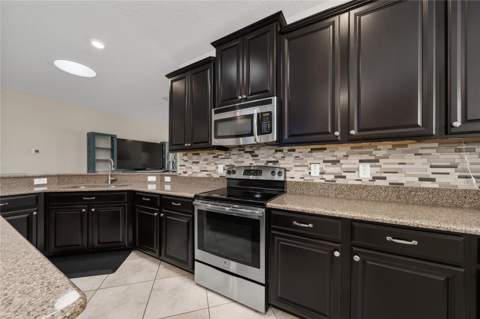4303 Summer Breeze Way, Kissimmee FL - photo 11 of 44