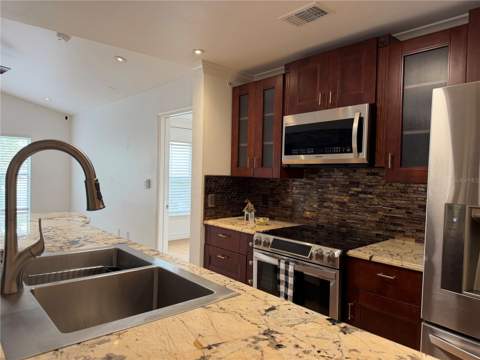 18593 Bridle Club Drive, Tampa FL - photo 11 of 57