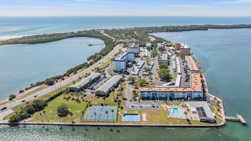 7 DUNOON PLACE #304 home for sale in Royal Stewart Arms
