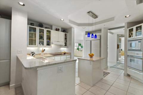 2165 Gulf Of Mexico Drive #121, Longboat Key FL - photo 18 of 60