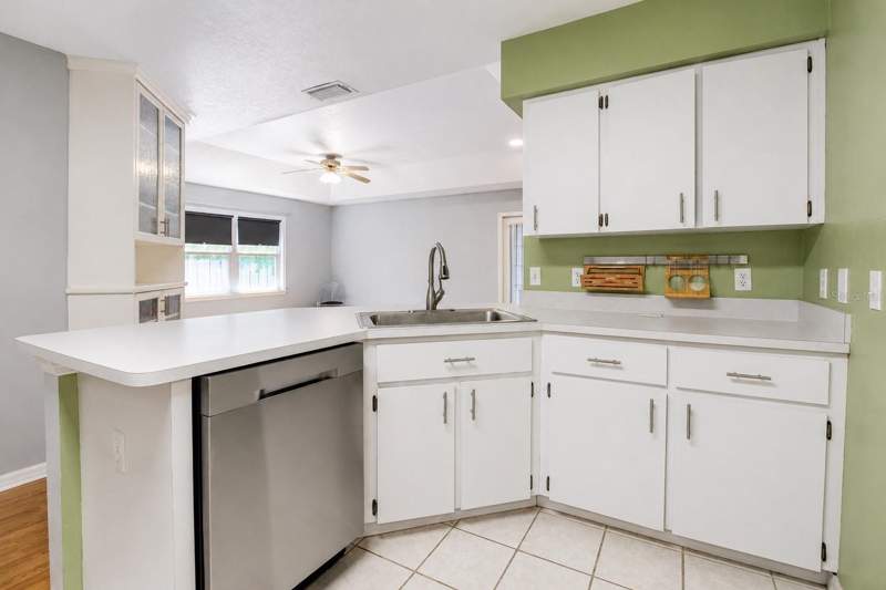 2 bedroom Single Family Residence at 2523 NW 38 Place, Palm Grove, Gainesville — photo 5