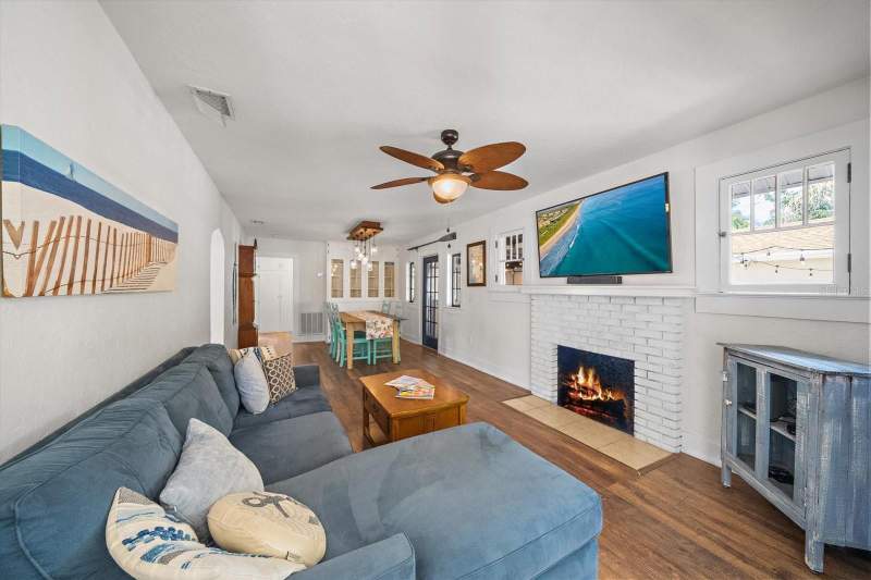 2 bedroom Single Family Residence at 1320 Charlotte Avenue, Nacirema, Sarasota — photo 2