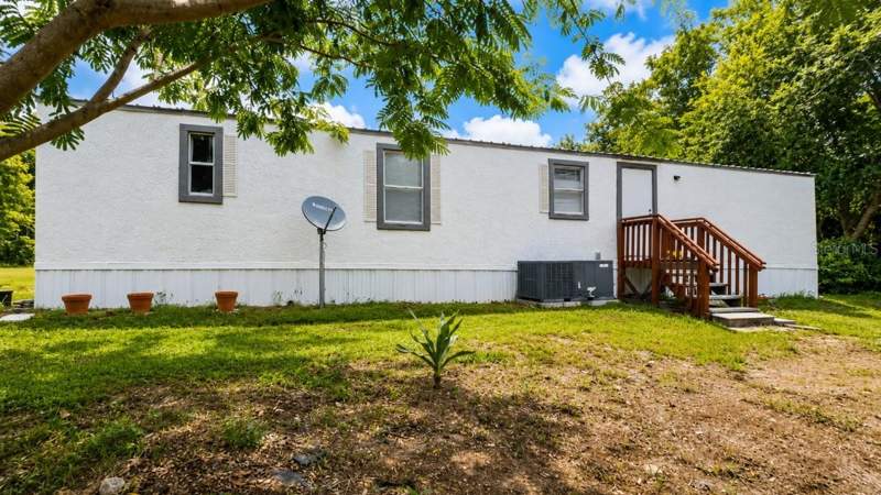 2 bedroom Manufactured Home at 24325 SW 46th Avenue, Newberry, Newberry — photo 3