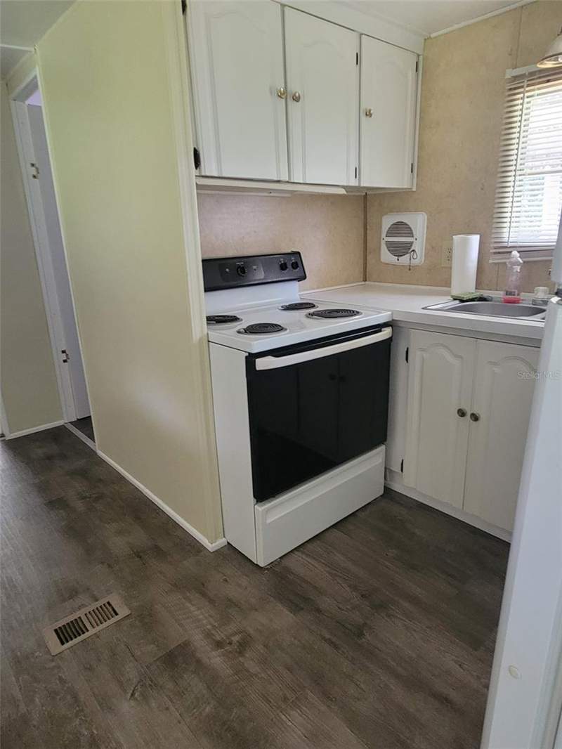 2 bedroom Mobile Home at 3399 SE 93rd Place, Big Rdg Acres, Ocala — photo 5