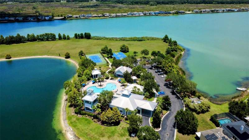 5 bedroom Single Family Residence at 411 Rock Springs Circle, Waterside Pointe Ph I I P S T, Groveland — photo 2