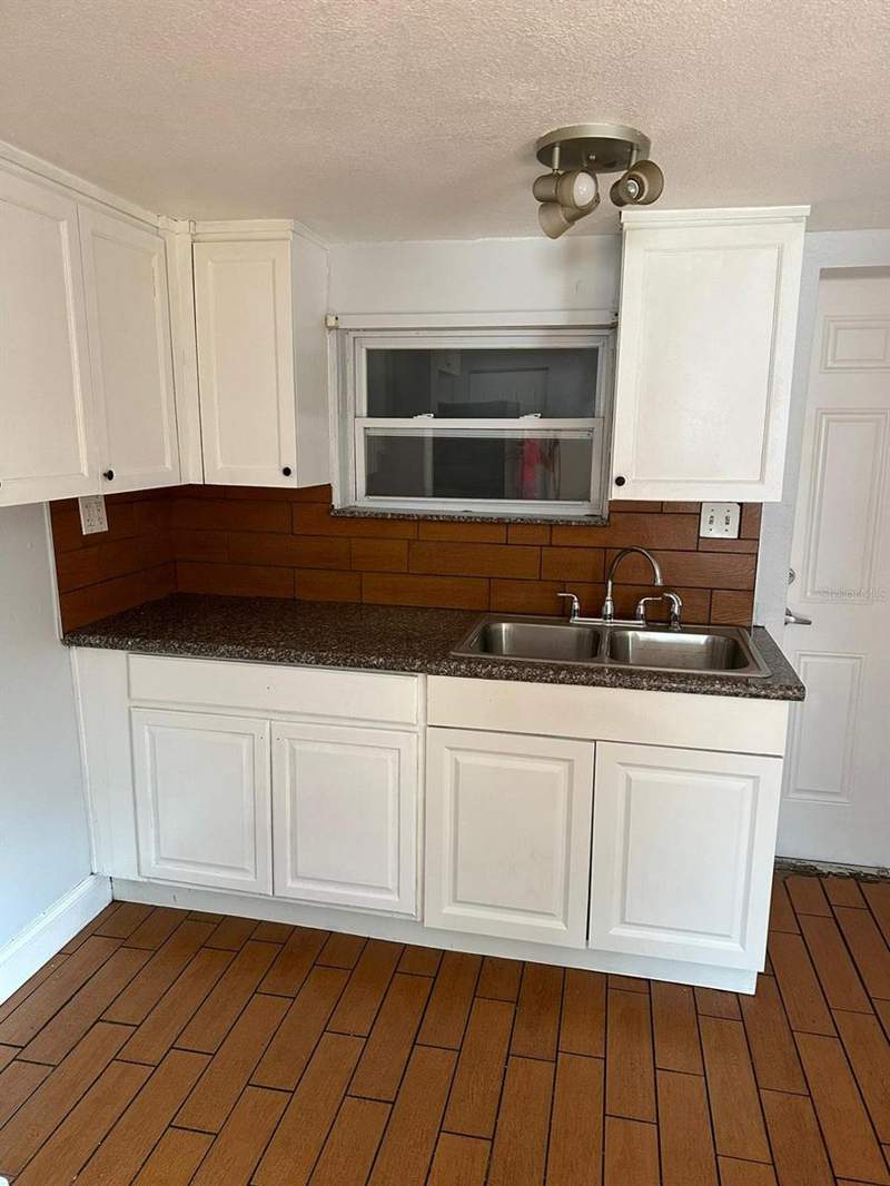 3 bedroom Single Family Residence at 3718 19th Avenue, Childs Park, St Petersburg — photo 2