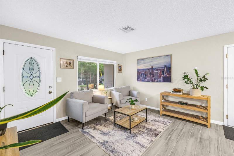 4 bedroom Single Family Residence at 5355 14th Avenue, Whites Lake, St Petersburg — photo 4