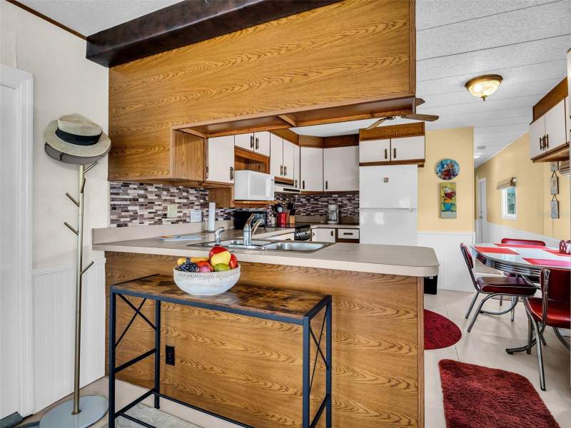 2 bedroom Mobile Home at 800 Chesapeake Drive #62, Chesapeake Point Co-Op Inc Unrec, Tarpon Springs — photo 5