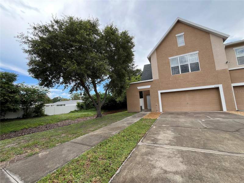 3 bedroom Townhouse at 4326 Tyler Circle, Las Palmas Twnhms, St Petersburg — photo 5