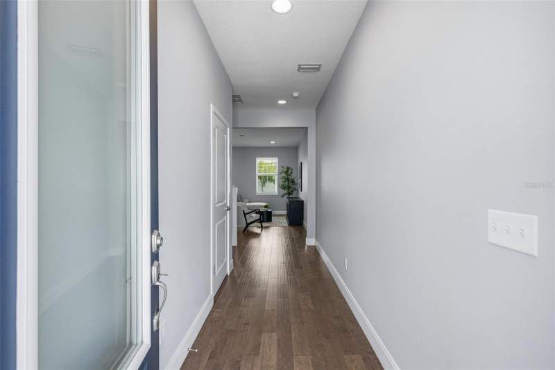 3 bedroom Townhouse at 6621 S Manhattan Avenue #2, Camellia Square Twnhms, Tampa — photo 3