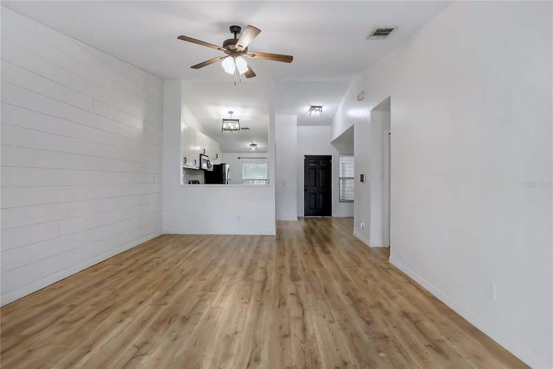 3 bedroom Single Family Residence at 1107 Covington Street, Alafaya Woods Ph 04, Oviedo — photo 4