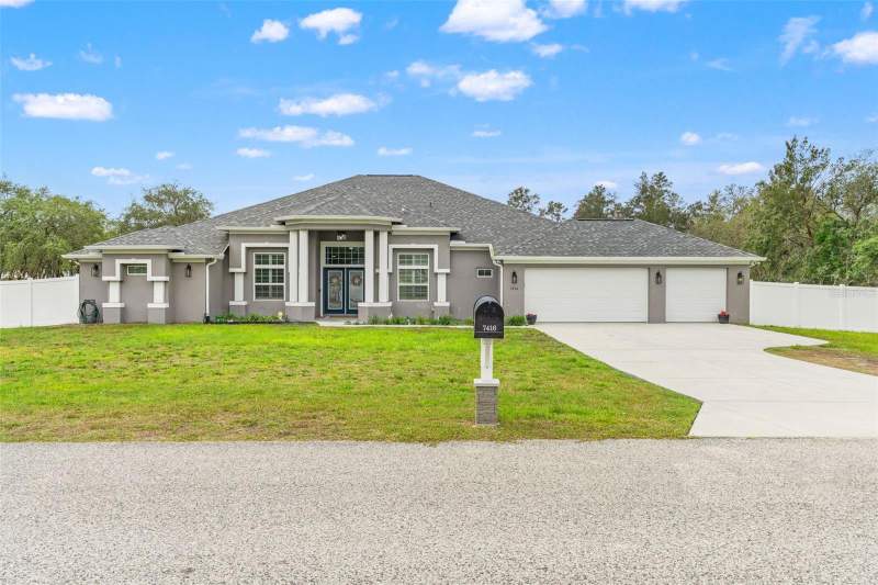 5 bedroom Single Family Residence at 7416 Bahama Swallow Avenue, Royal Highlands Unit 9 (3400), Weeki Wachee — photo 1