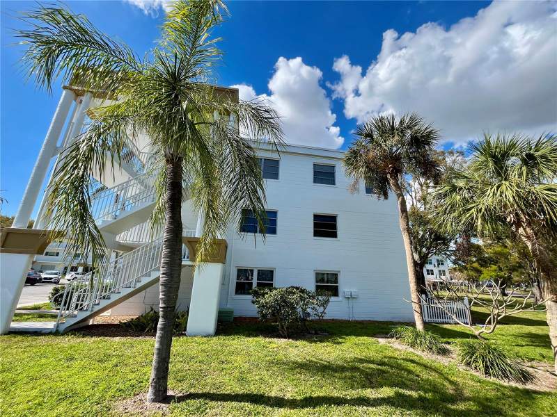 2 bedroom Condominium at 2430 Brazilia Drive #44, On Top Of The World, Clearwater — photo 4