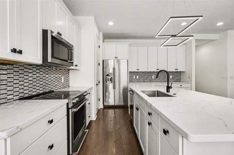 8274 Nemours Parkway, Orlando FL - photo 10 of 41