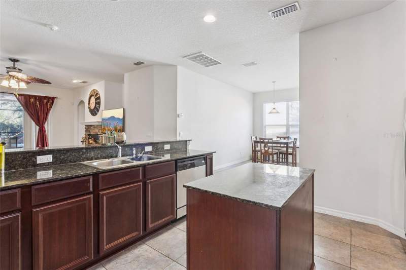 4 bedroom Single Family Residence at 30337 Gidran Terrace, Sullivan Ranch Sub, Mount Dora — photo 4