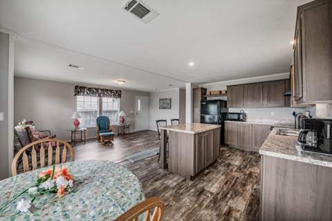 36747 Lakewood Drive, Zephyrhills FL - photo 16 of 66