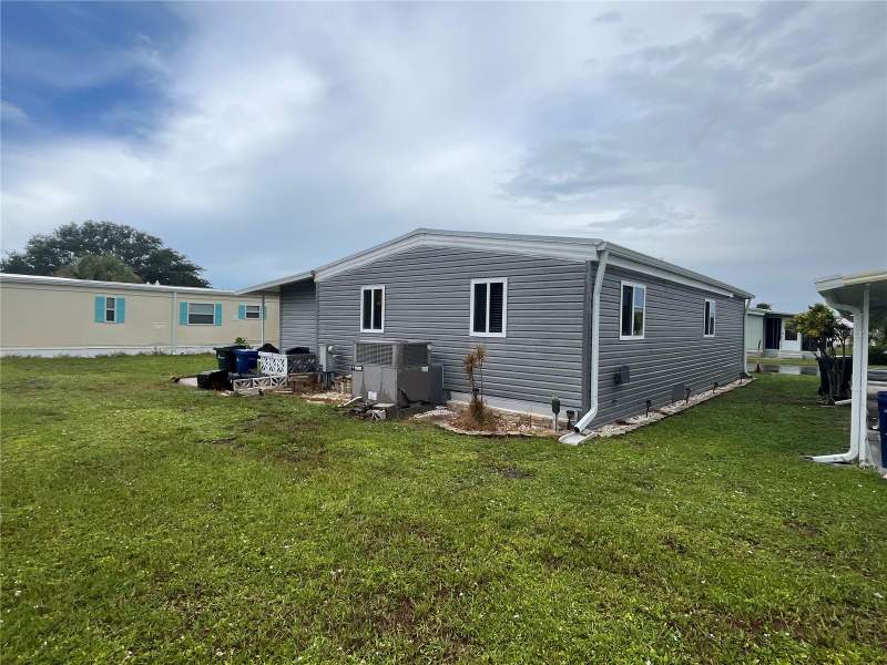 2 bedroom Manufactured Home at 408 S Cervina Drive, Venice Isle, Venice — photo 5