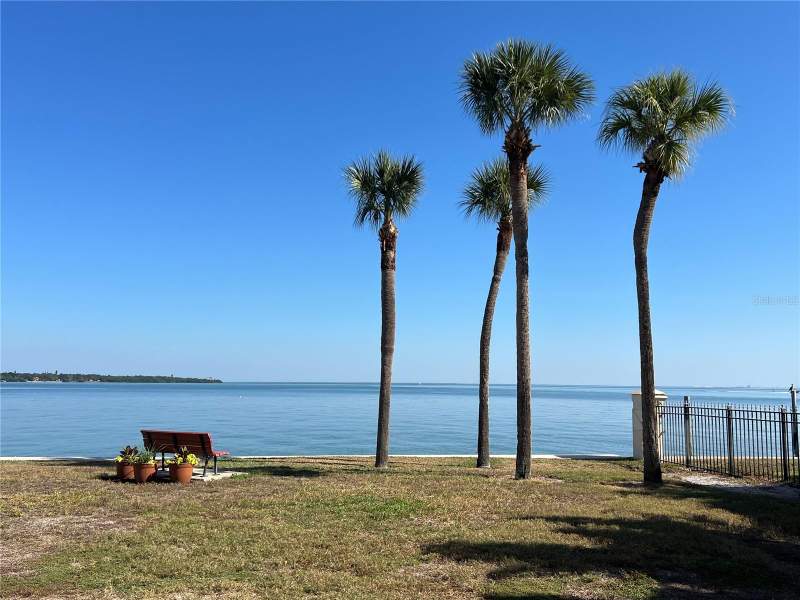 2 bedroom Condominium at 7550 Sunshine Skyway Lane #P11, Seapointe Terrace Condo, St Petersburg — photo 5
