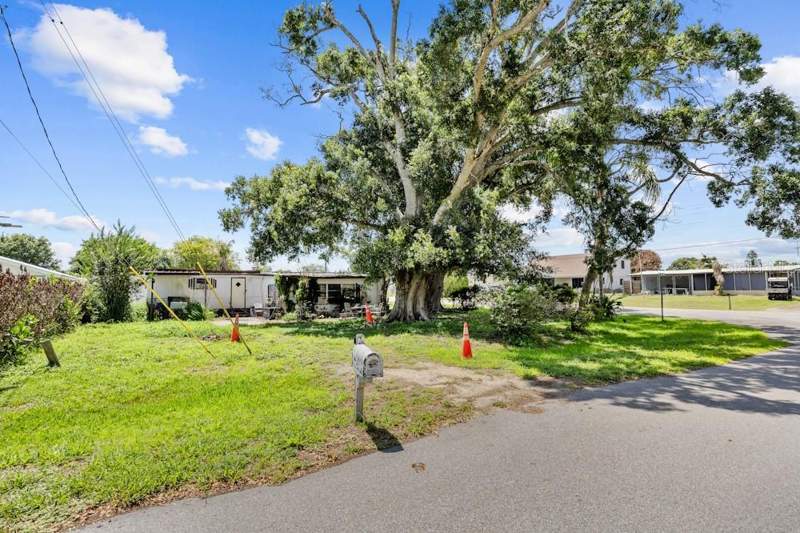 2 bedroom Mobile Home at 2809 SE 38TH AVENUE, TREASURE ISLAND UN 02, OKEECHOBEE — photo 1