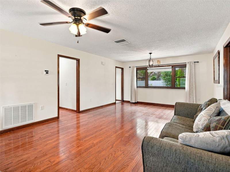 2 bedroom Single Family Residence at 1139 Desmond Avenue, Spring Hill, Spring Hill — photo 5