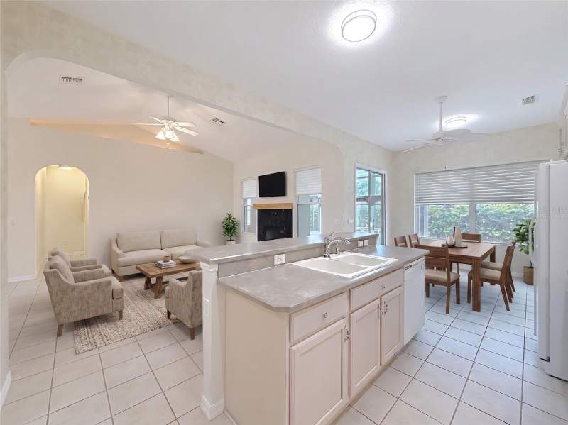 3 bedroom Single Family Residence at 11932 SE 179th Street, Stonecrest, Summerfield — photo 2
