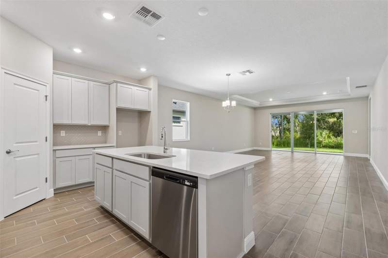 4 bedroom Single Family Residence at 19451 Forest Garden Court, Southern Hills Plantation Ph 2, Brooksville — photo 4