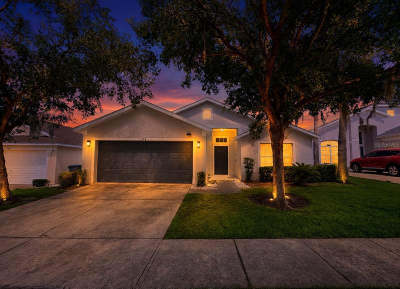 4 bedroom Single Family Residence at 154 CASTLEMAIN CIRCLE, HAMPTON ESTATES, DAVENPORT — photo 1