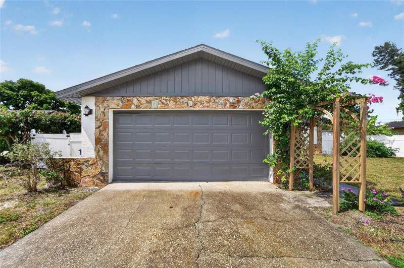 3 bedroom Single Family Residence at 4317 TROUT DRIVE, LEWIS ISLAND BAHAMA ISLES ADD, ST PETERSBURG — photo 2