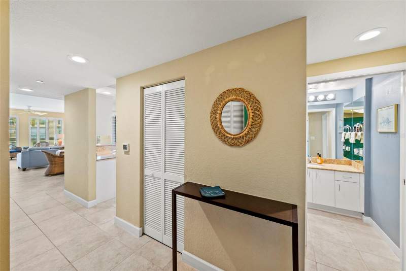 2 bedroom Condominium at 4780 Dolphin Cay Lane #109, Dolphin Cay Curacao, St Petersburg — photo 5