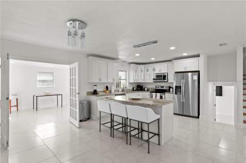 8702 Elmwood Lane, Tampa FL - photo 11 of 55