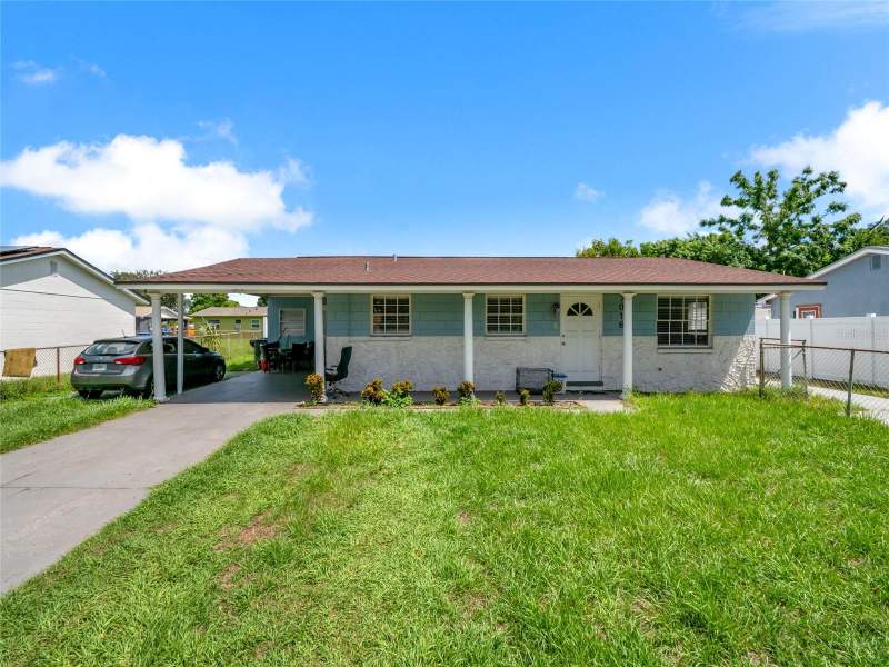 4 bedroom Single Family Residence at 7018 Glenview Drive, Clair Mel City Sec A Unit, Tampa — photo 2