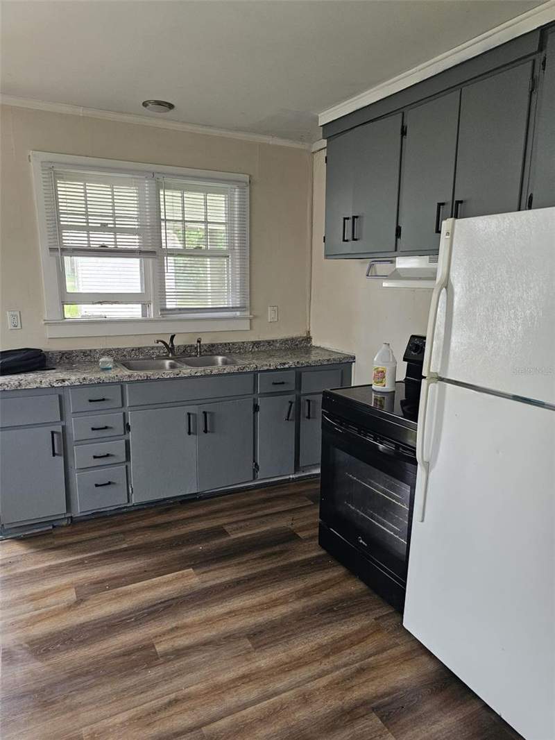 2 bedroom Single Family Residence at 609 NE 8th Avenue, Smith & Daughertys Add, Ocala — photo 4