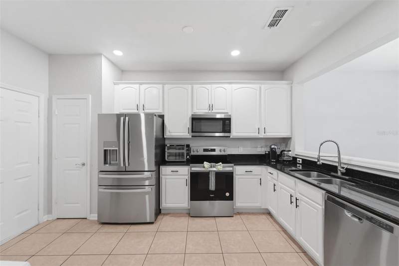 3 bedroom Townhouse at 6843 SPERONE STREET, VISTAS/PHILLIPS COMMONS, ORLANDO — photo 5