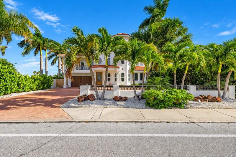 5 bedroom Single Family Residence at 199 21st Avenue, Vina-Del-Mar Sec 1, St Pete Beach — photo 2