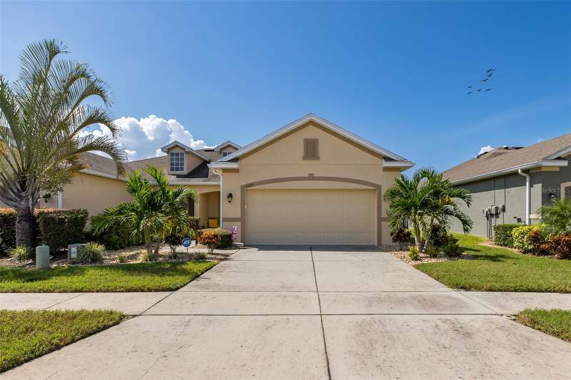 2220 PARROT FISH DRIVE home for sale in Gulfwinds