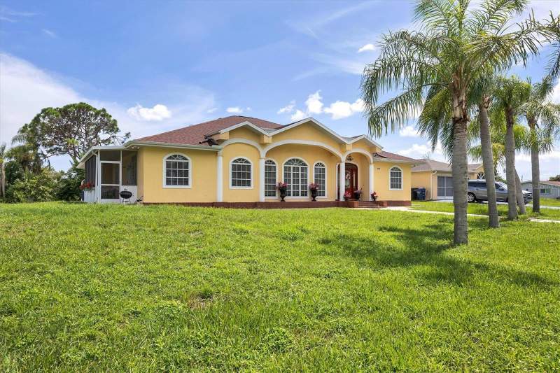 5 bedroom Single Family Residence at 12209 Cotorro Avenue, Warm Mineral Spgs, North Port — photo 3