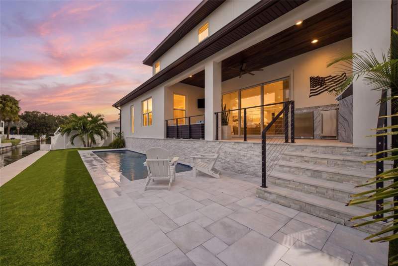 5 bedroom Single Family Residence at 4835 W Bay Villa Avenue, Margaret Anne Subdivision Revised, Tampa — photo 2