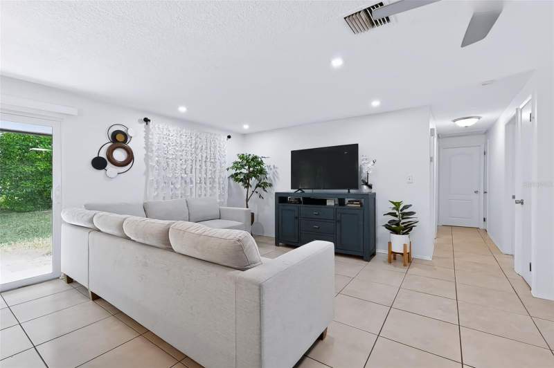 3 bedroom Single Family Residence at 2223 Fulton Way, Wilcox Manor, Largo — photo 3