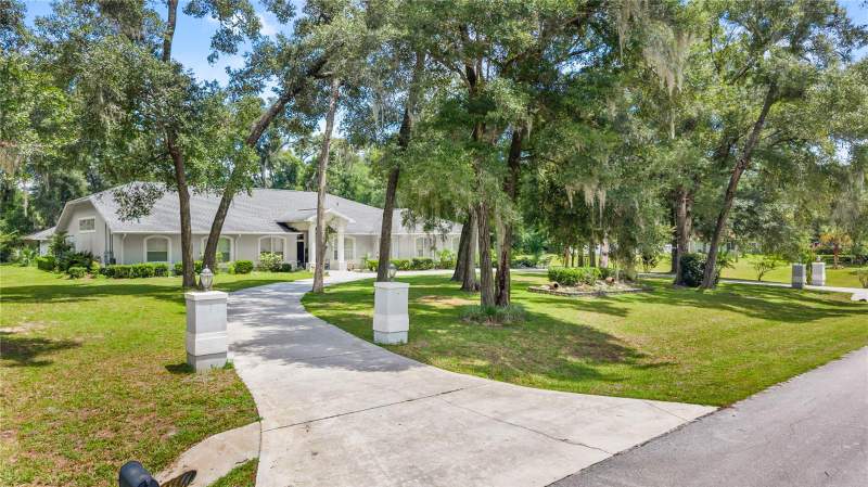 6 bedroom Single Family Residence at 11108 NW 70th Circle, Buck Bay Ph 1, Chiefland — photo 3