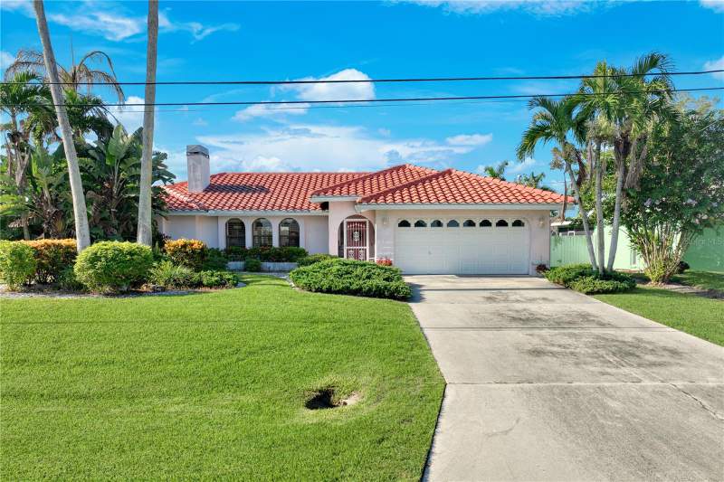 3 bedroom Single Family Residence at 212 Kamal Parkway, Cape Coral, Cape Coral — photo 2