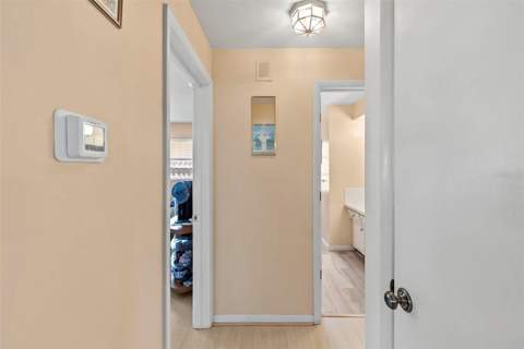 1413 Embassy Drive, Clearwater FL - photo 9 of 24
