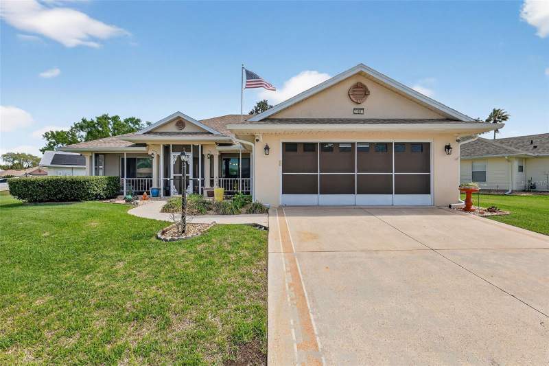 21811 KING HENRY AVENUE home for sale in Royal Highlands