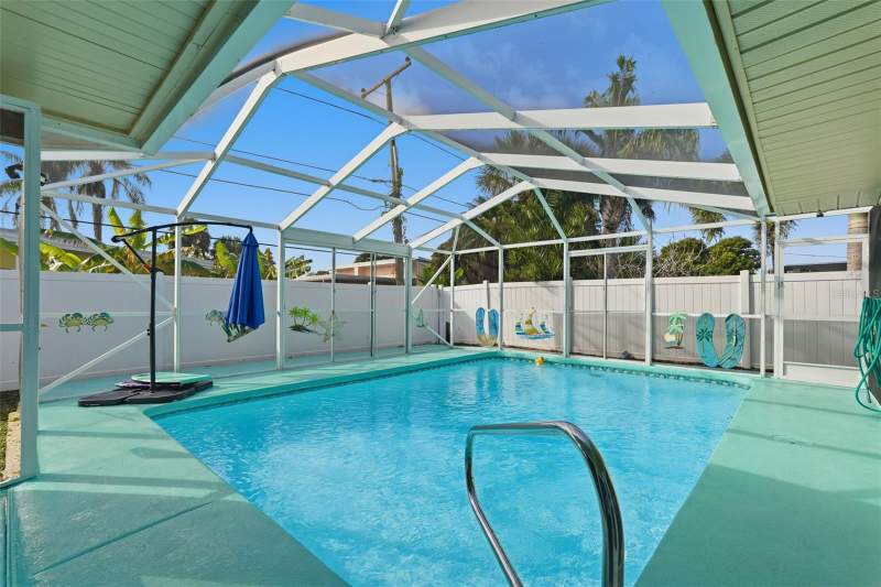 4 bedroom Single Family Residence at 3944 49th Avenue, Maximo Moorings, St Petersburg — photo 2
