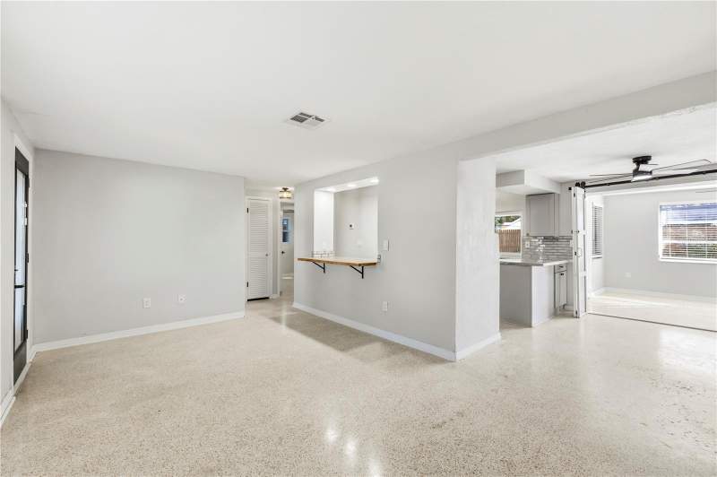 2 bedroom Single Family Residence at 3302 Jamestown Drive, Beacon Square, Holiday — photo 5
