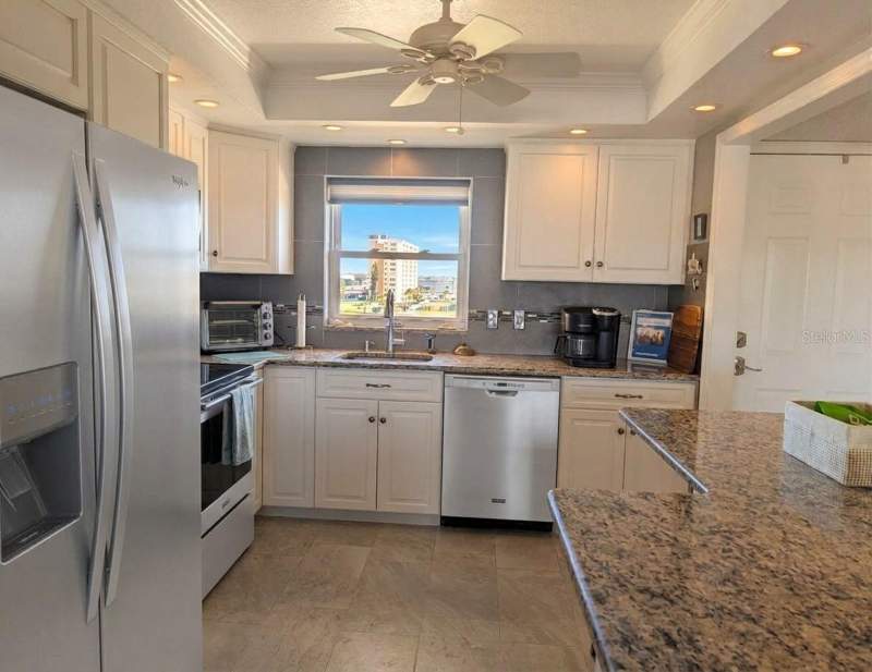 2 bedroom Condominium at 4725 Cove Circle #Apt 609, Columbia Towers, St Petersburg — photo 4