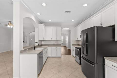 7860 Atwood Drive, Wesley Chapel FL - photo 9 of 35