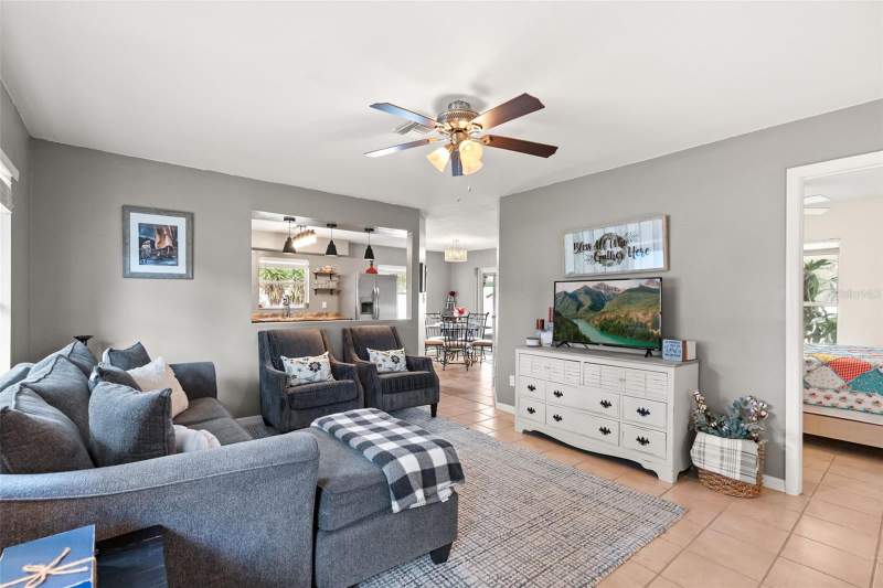3 bedroom Single Family Residence at 503 Dorothy Circle, Eustis Cricket Lake Village, Eustis — photo 3