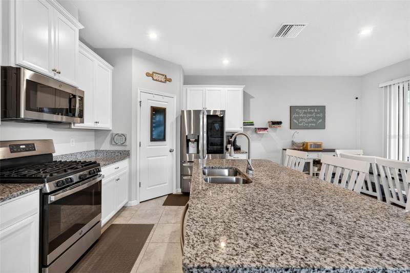 3 bedroom Single Family Residence at 11618 Gold Dust Court, Lucaya Lake Club Ph 4A, Riverview — photo 3
